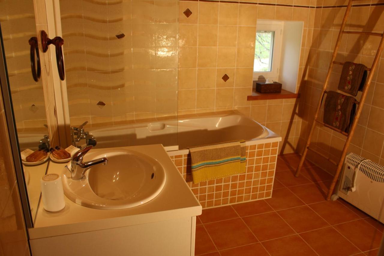 Bed and Breakfast L'Attrape Reve Saint-Vincent-de-Barres Exterior foto